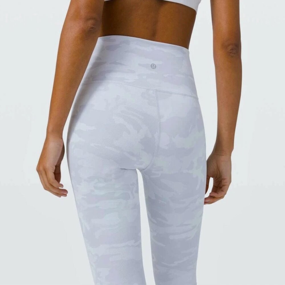 ✨ Lululemon Wunder Under High-Rise Crop 23” | Incognito Camo Alpine White ✨ - Picture 6 of 13